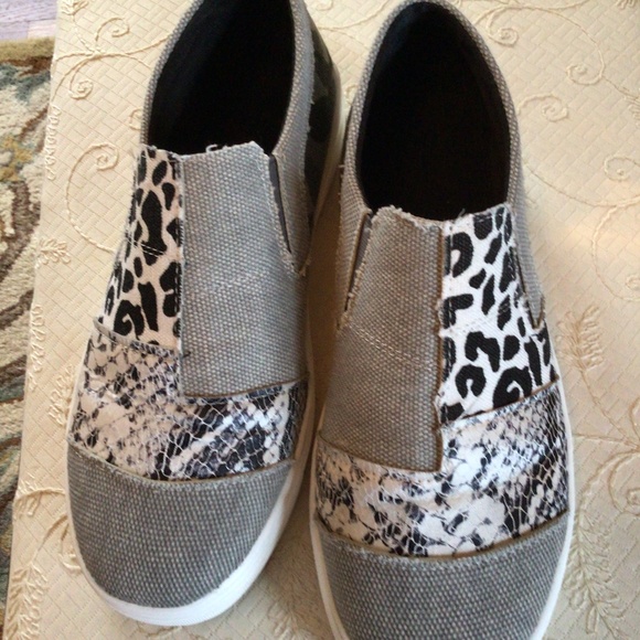 LAST ONE 🥳4xHP💝Fun patchwork camp leopard sneakers - Picture 4 of 6